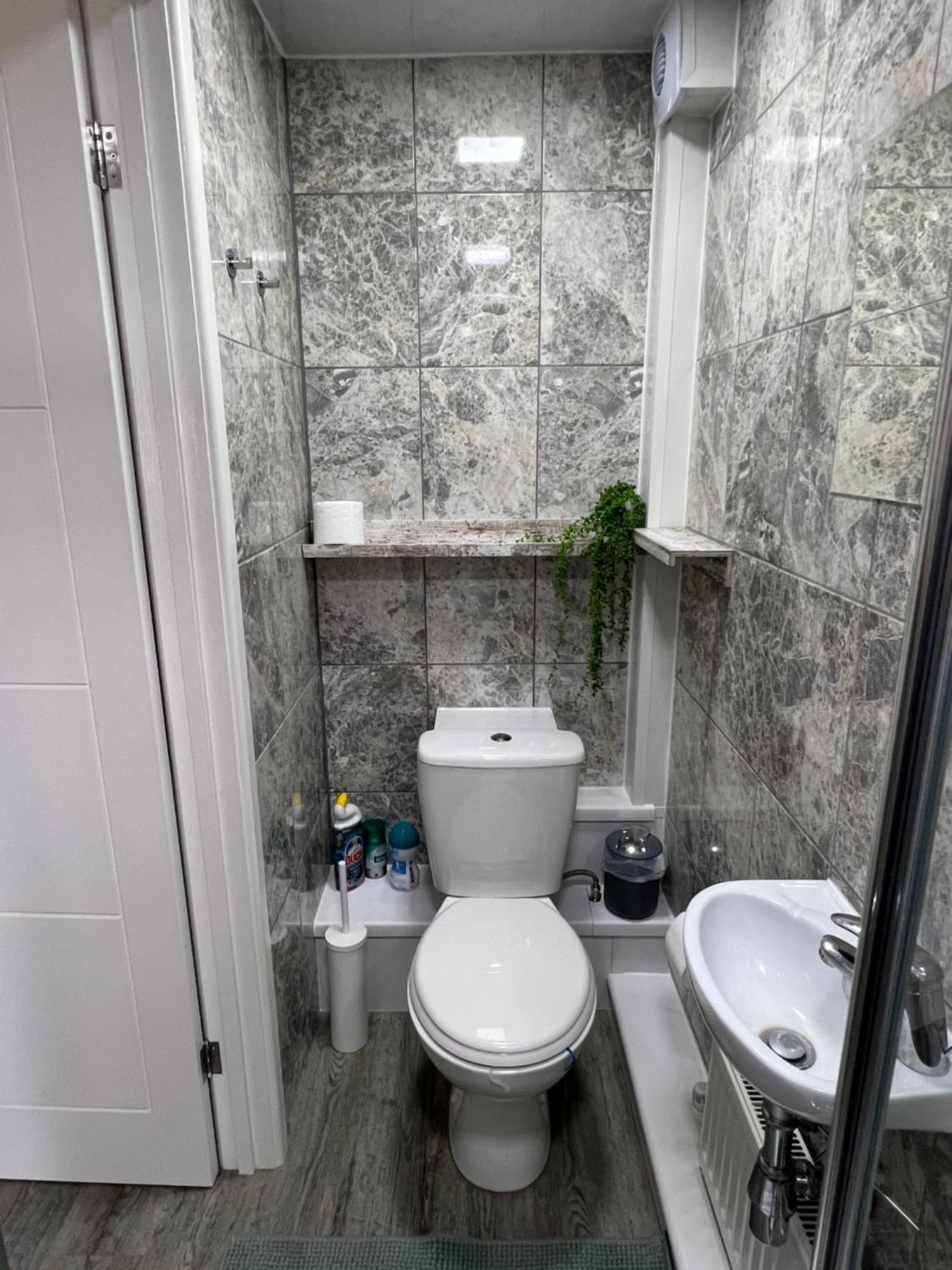 Appartement Studio In Private House Near Central Milton Keynes Extérieur photo