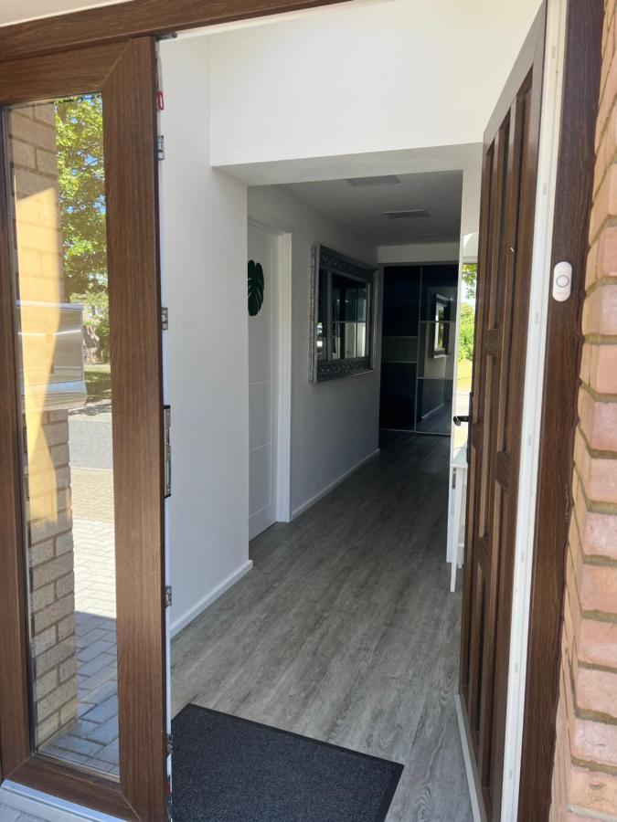 Appartement Studio In Private House Near Central Milton Keynes Extérieur photo